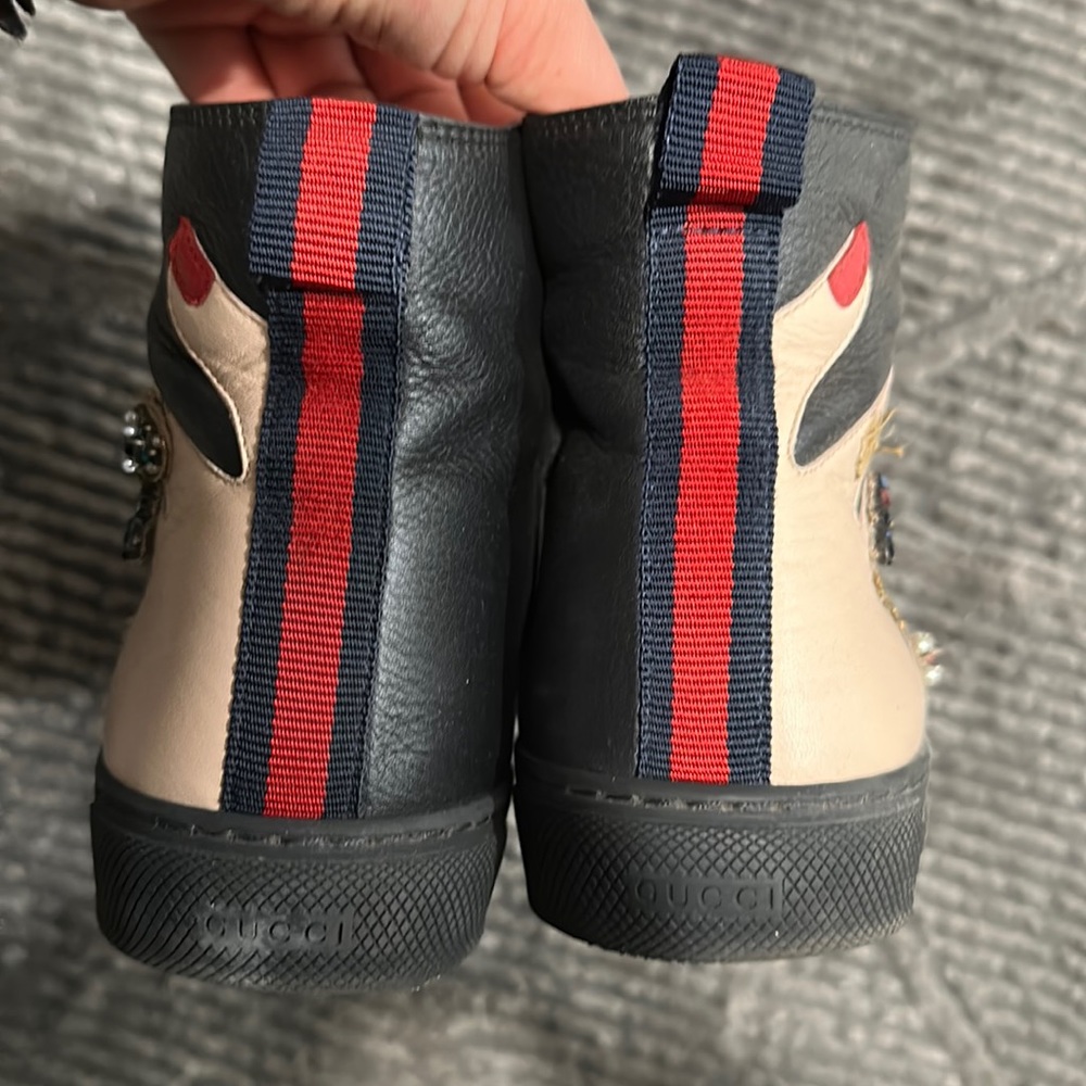 Gucci tennis shoes. Size 38.5 (8.5)